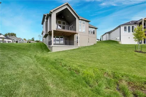 Exterior - 24949 W 98th Pl, Lenexa, KS 66227 photo 7 of 8