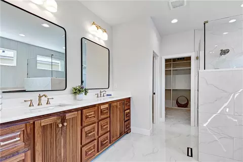 Bath - 24949 W 98th Pl, Lenexa, KS 66227 photo 1 of 4