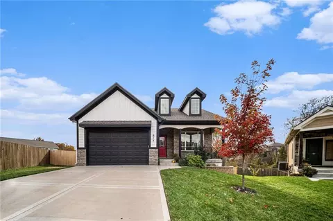 614 Caitlin Ct, Excelsior Springs, MO 64024