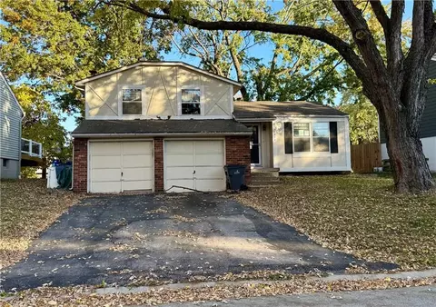 12533 S Locust St, Olathe, KS 66062