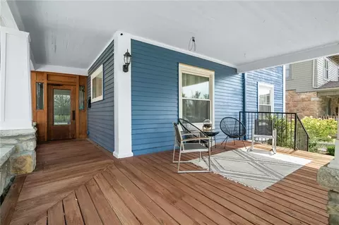 4033 Warwick Blvd, Kansas City, MO 64111