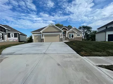 8512 NW 90th Ter, Kansas City, MO 64153