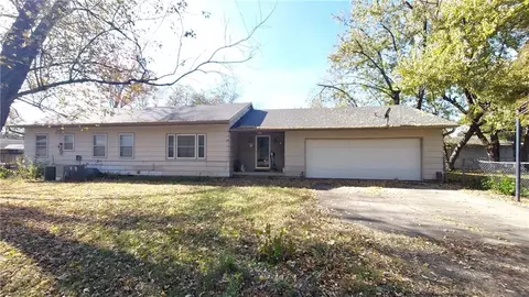 Exterior - 207 Melvin, Arma, KS 66712 photo 3 of 4