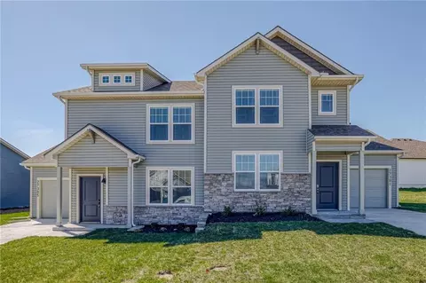 27305 Acacia Dr, Lees Summit, MO 64086