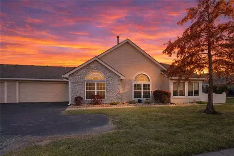 6115 NE Kensington Dr, Lees Summit, MO 64064