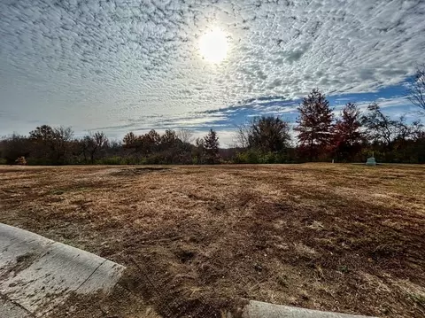 400 Pavilion Dr, Grain Valley, MO 64029