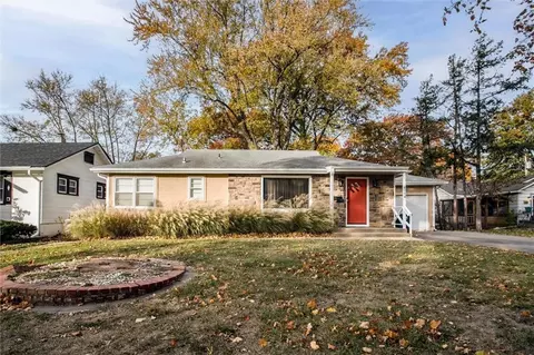 8004 Jarboe St, Kansas City, MO 64114