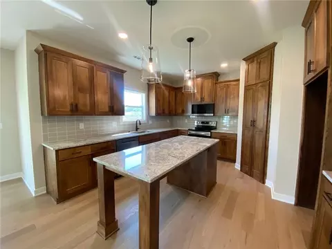 Kitchen - 18901 W 193rd Ter, Spring Hill, KS 66083 photo 3 of 6