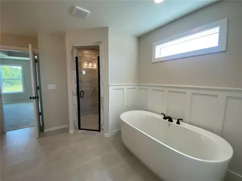 Bath - 18901 W 193rd Ter, Spring Hill, KS 66083 photo 5 of 9