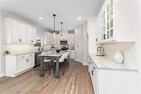 Kitchen - 18901 W 193rd Ter, Spring Hill, KS 66083 photo 4 of 6