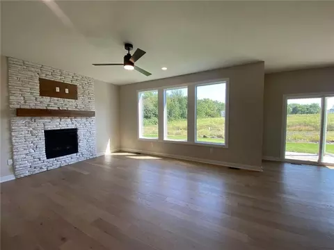 Living - 18901 W 193rd Ter, Spring Hill, KS 66083 photo 2 of 6