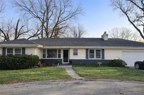 3320 Blue Ridge Blvd, Independence, MO 64052