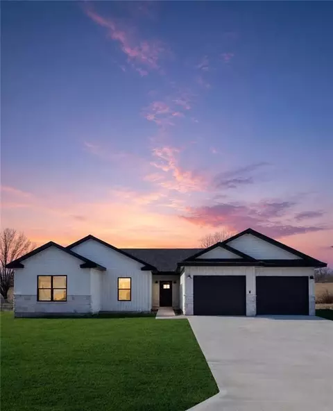 204 Sellman St, Warrensburg, MO 64093
