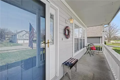 1225 SE 12th St, Lees Summit, MO 64081