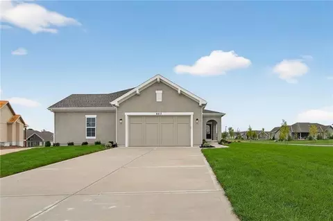 22210 W 82nd Ter, Lenexa, KS 66220