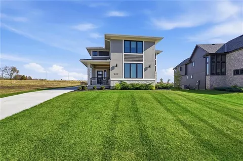1303 Larson Ave, Warrensburg, MO 64093