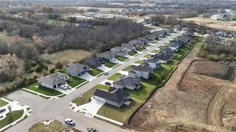 View/Area - 1616 SW 27th St, Lees Summit, MO 64082 photo 1 of 4