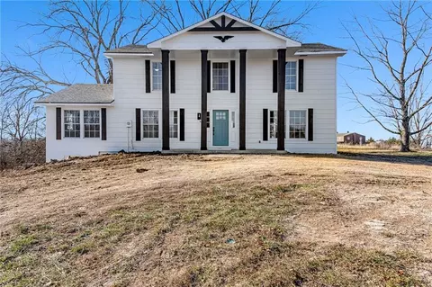 26 SW 365th Rd, Warrensburg, MO 64093