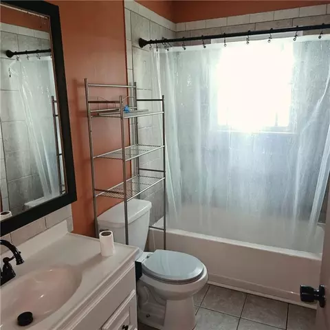 Bath - 415 E Buchanan St, Richmond, MO 64085 photo 1 of 2