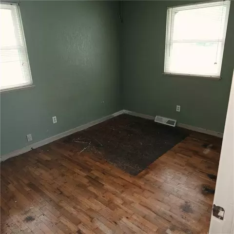 Bedroom - 415 E Buchanan St, Richmond, MO 64085 photo 1 of 3