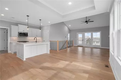 8213 Aurora St, Lenexa, KS 66220