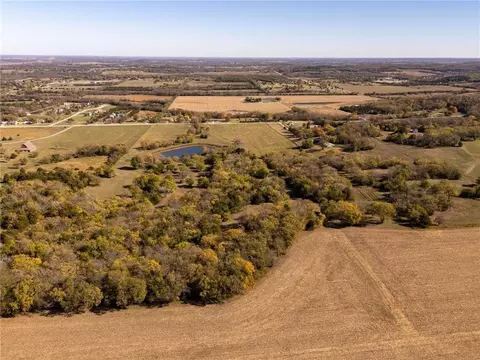 395 N 5 Acres N 1100 Rd, Lawrence, KS 66046