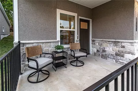 Exterior - 5824 Hunter Ct, Raytown, MO 64133 photo 3 of 4