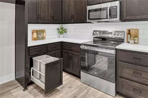 Kitchen - 5824 Hunter Ct, Raytown, MO 64133 photo 6 of 6