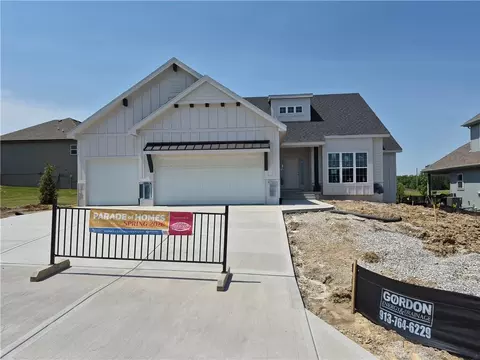 4490 Aspen Dr, Basehor, KS 66007