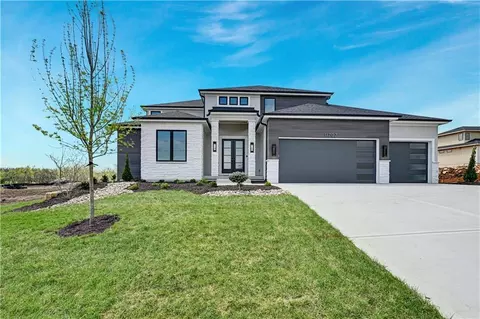 11707 W 181st Ter, Overland Park, KS 66013