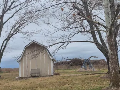 805 Lake Viking Ter, Altamont, MO 64620