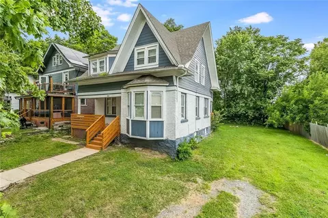 2641 Agnes Ave, Kansas City, MO 64127