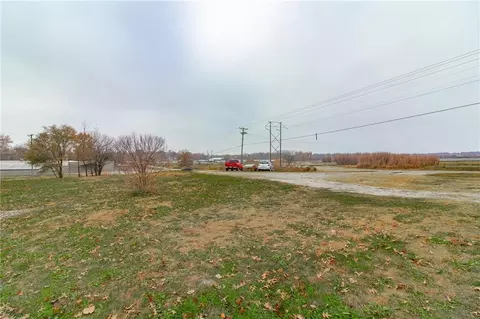Exterior - 116 W Rives Rd, Clinton, MO 64735 photo 2 of 7