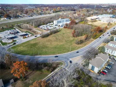 497 NW 68th St, Kansas City, MO 64118