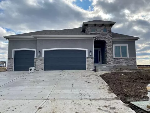 11192 S Violet St, Olathe, KS 66061