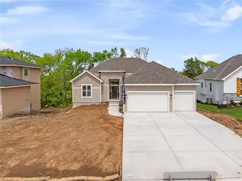 25030 W 141st St, Olathe, KS 66061