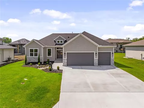 25011 W 89th St, Lenexa, KS 66227
