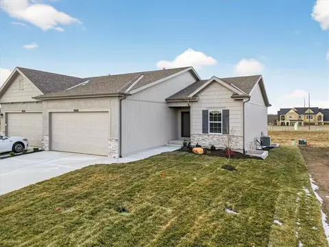 9468 Shady Bend Rd, Lenexa, KS 66227