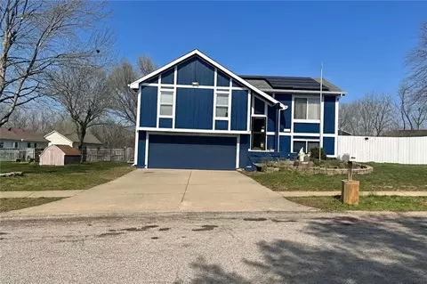 817 N Mohican Dr, Independence, MO 64056