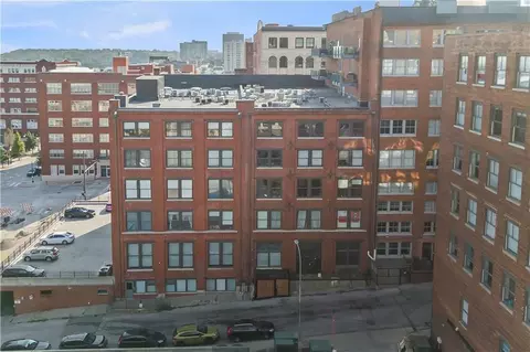 700 Broadway Blvd #208, Kansas City, MO 64105