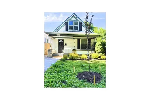 920 W 42nd St, Kansas City, MO 64111
