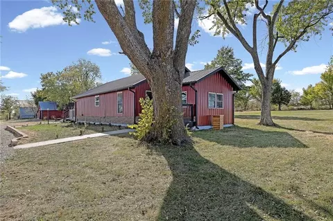 22244 NW 1400th Rd, Garnett, KS 66032