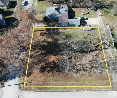 1006 Illinois St, Neodesha, KS 66757