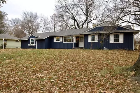 6121 Hunter St, Raytown, MO 64133