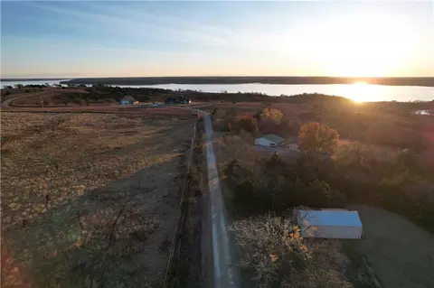 Overlook Road, Ponca City, OK 74604