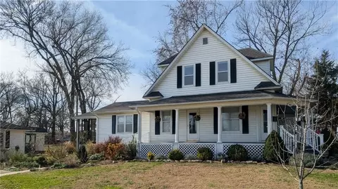 923 Cherokee St, Humboldt, KS 66748