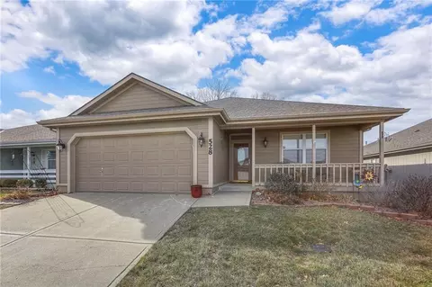 528 S Saturn Dr, Raymore, MO 64083
