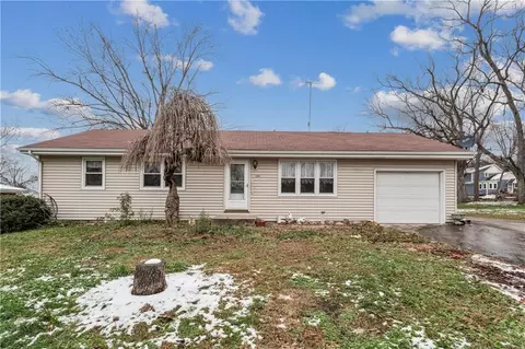 12 SE 15th St, Concordia, MO 64020