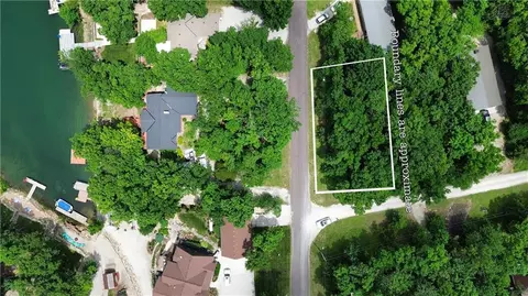 33 Mystery Ln, Linn Valley, KS 66040