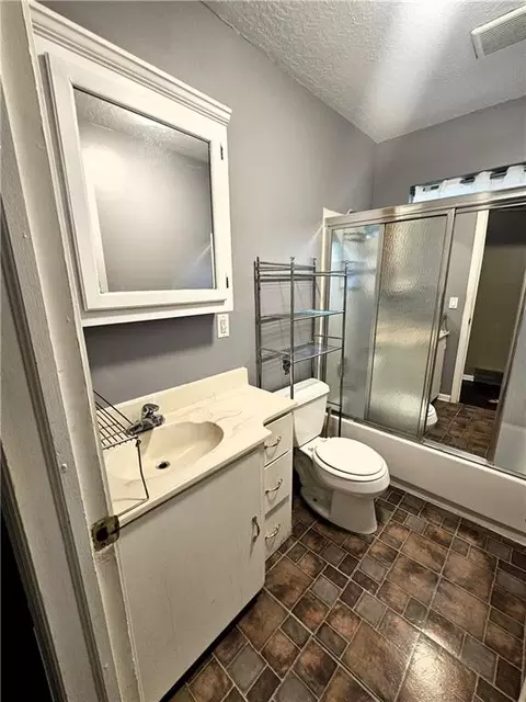 Bath - 20802 E 13th Ter, Independence, MO 64057 photo 1 of 2